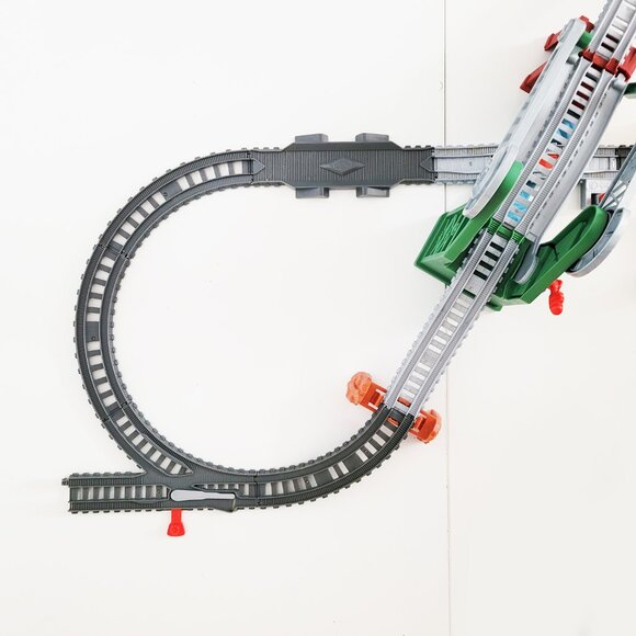 Thomas & Friends Trackmaster Bridge Lift Thomas & Skiff with Percy and Nia - Picture 7 of 8